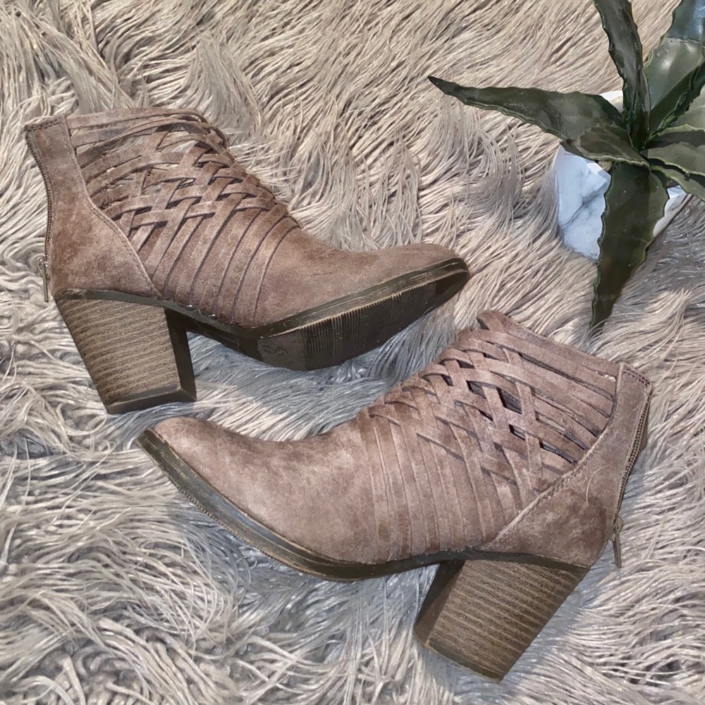 Big Buddha taupe booties
